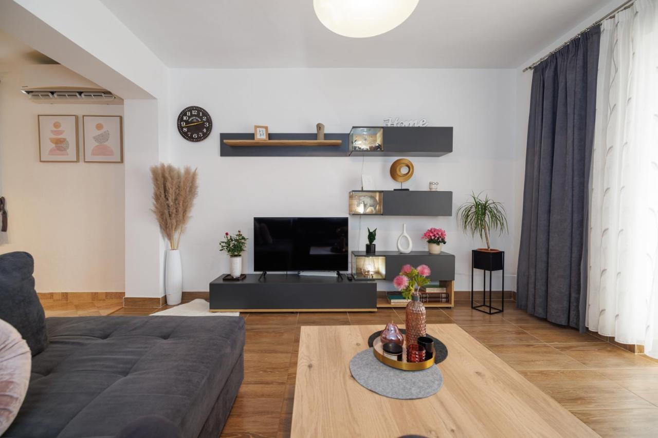 Spacious And Modern App With Big Terrace マリンスカ エクステリア 写真